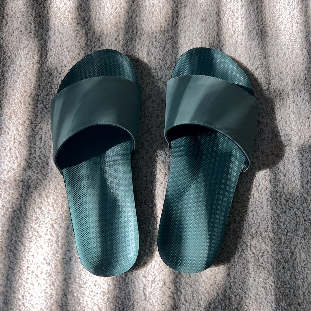 Indosole Madewell green slides size 6-7 new never worn